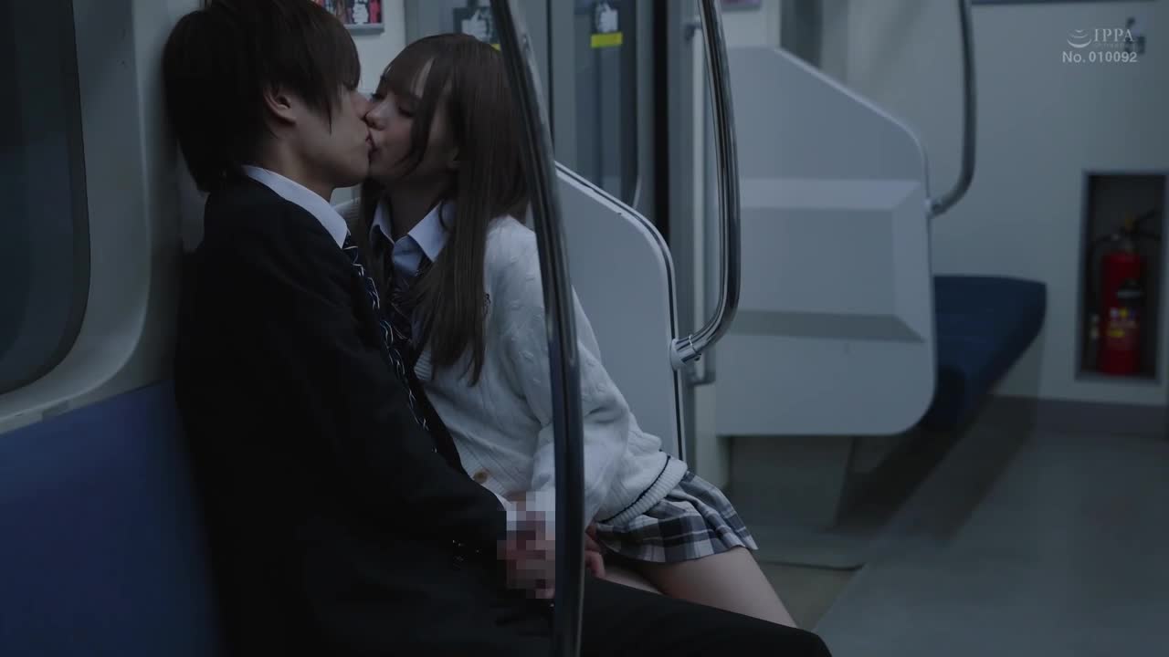 最終接吻電車 在沒有其他人的車廂單獨2人，和美少女數次KISS×KISS×KISS 松本一香 - AV大平台 - 中文字幕，成人影片，AV，國產，線上看